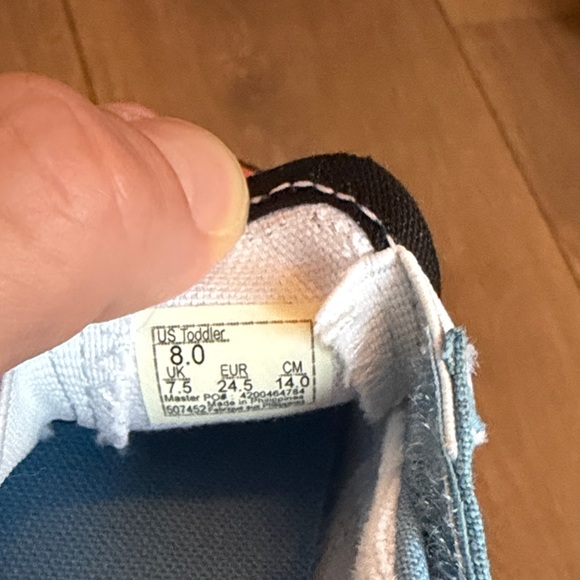 Vans Kids Slip-On Sneakers with Shark🦈 Print - Black Multicolor Size 8 Toddler - Picture 4 of 7